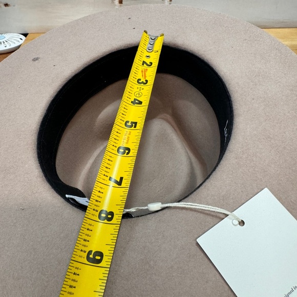 LACK OF COLOR FEDORA HAT 𝐓𝐇𝐄 𝐙𝐔𝐋𝐔 IN SAND COLOR - Picture 7 of 14